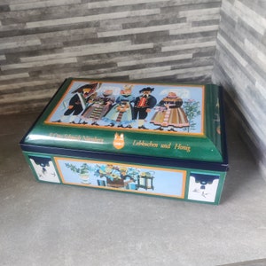 E Otto Schmidt - Large Vintage German Biscuit Tin - Nurnberg Lebkuchen West Germany