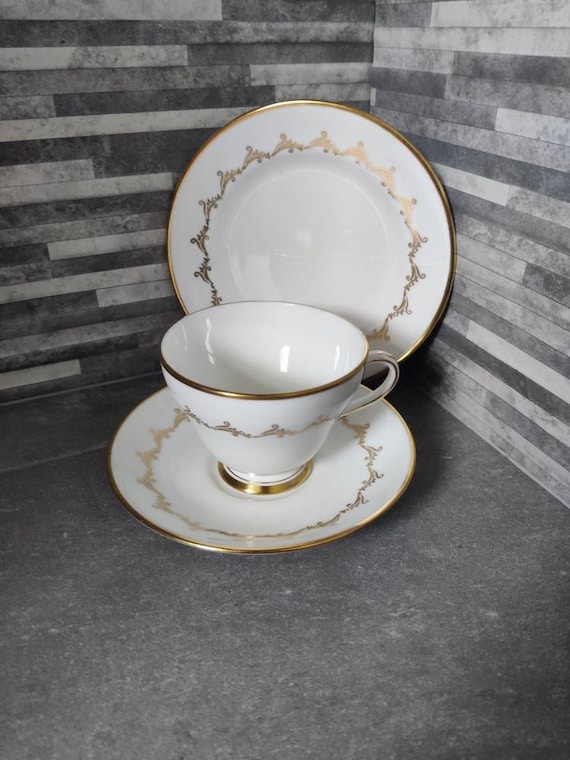 【未使用美品】ロイヤルアルバート★CHANTILLY★トリオ　ペア② 美品】ロイヤルアルバート☆CHANTILLY☆トリオ ペア②