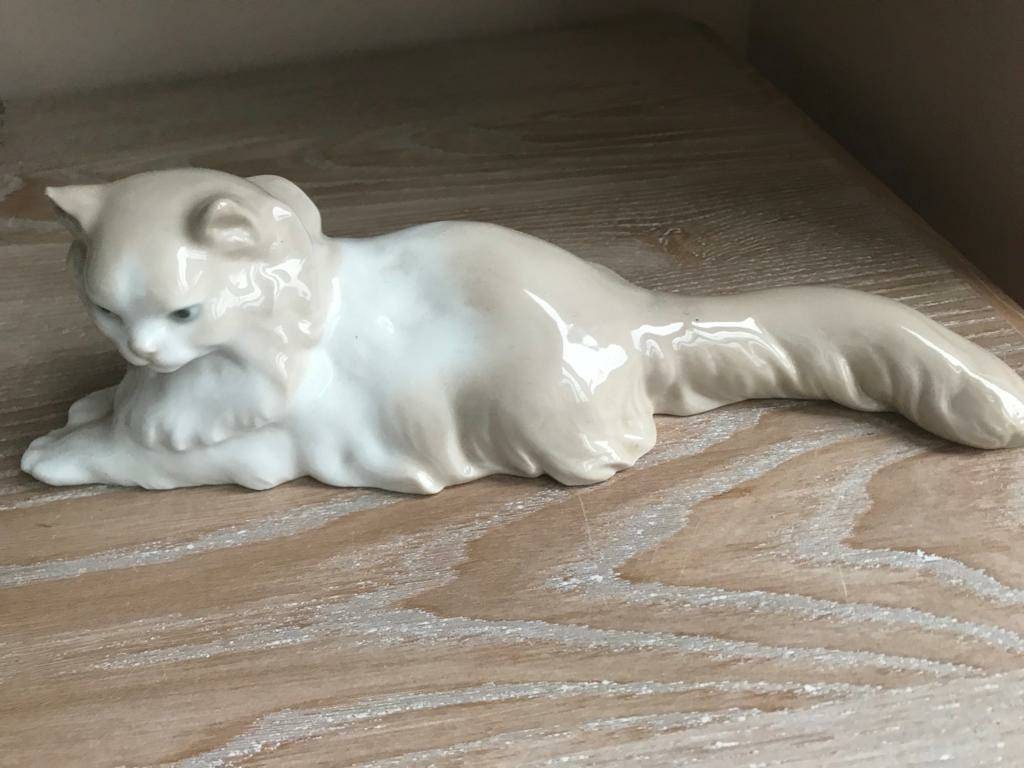 Nao Cat Figurine, Floral Cat Ornament, Made in Spain - Etsy