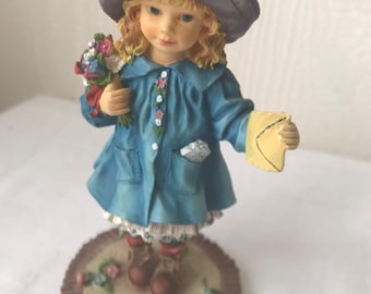Christine Haworth Winter Walk Figurine Theleonardo Collection