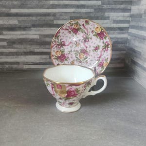 Royal Albert Old Country Roses Ruby Celebration Pink Chintz Teacup and Saucer. Home decor. Floral Teacup and Saucer