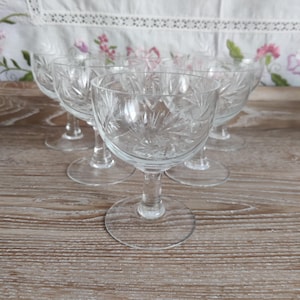 Stunning Crystal Sundae Glasses, Pedestal Glasses, Dessert Bowls, Cocktail Glasses
