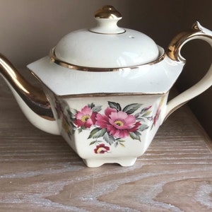 Sadler Floral Teapot, Made in England, Flower Teapot