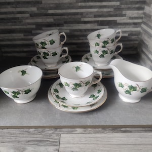 Set of 5 Colclough Teacup, Saucer and Tea Plate. Milk Jug and Sugar Bowl. Vintage trio. Ivy Leaf Pattern.