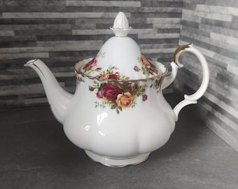 Royal Albert Old Country Roses Large Teapot. 10 Inches Wide
