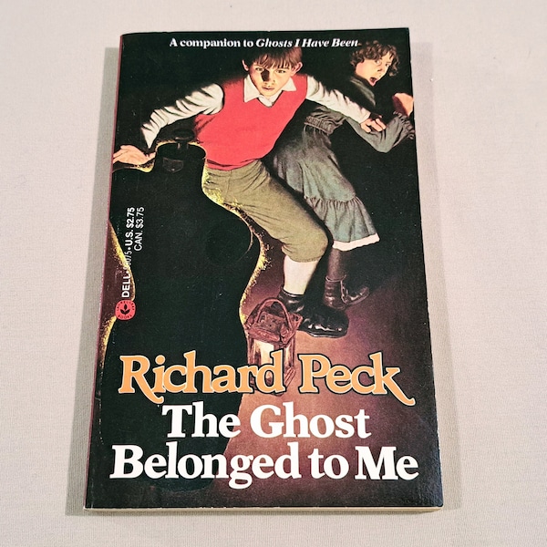 Vintage 80's Young Adult Paperback, "The Ghost Belonged to Me" written by Richard Peck.