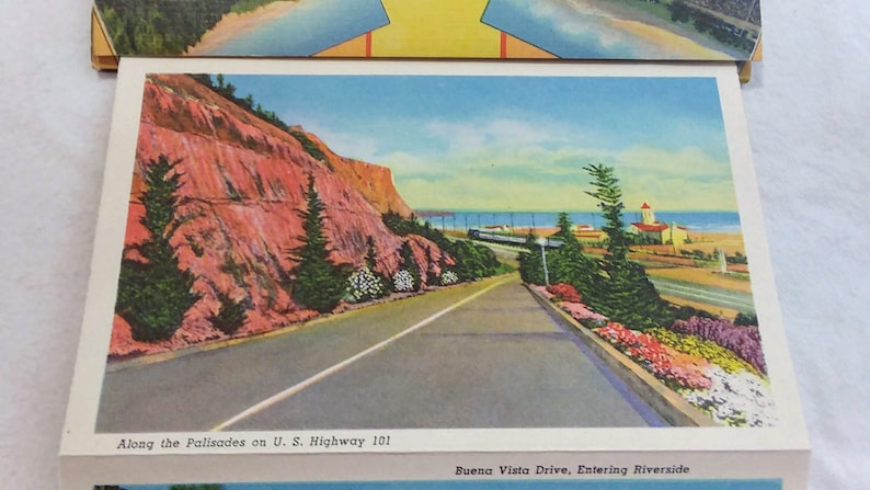 Vintage 1940/'s Travel Ephemera Souvenir Postcard Folder featuring California Highways Includes 18 Views. 1940