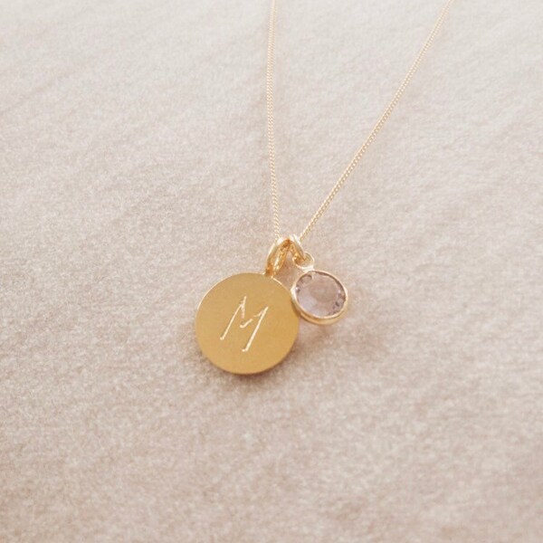 Lange gouden eerste geboortesteen ketting, gepersonaliseerde sieraden, aangepaste hand gestempeld, brief ketting, gouden stip ketting, naam ketting