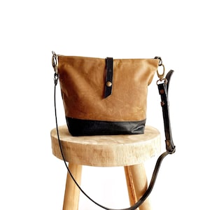 Petit sac à main en bandoulière avec fermeture éclair, sac à bandoulière en toile cirée, élégant sac à bandoulière en toile et cuir de petite taille
