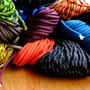 550 Paracord (Parachute Cord) - 19 Colours - USA Made (1m)
