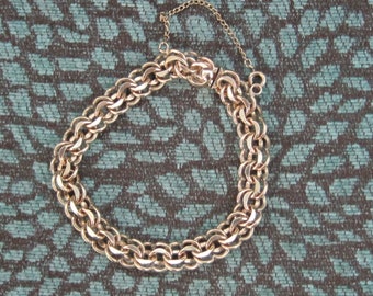 Antique Ladies 12 KT Gold Filled Charm Bracelet 7 Inches.