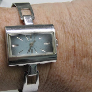 Vintage 1970&#39;s Ladies Crawford Elegance 21 Jewels Stainless Steel Wrist Watch.