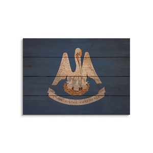 Louisiana State Flag On Wood Pallet / Louisiana Flag Print / Louisiana Wall Art / Louisiana Decor / Rustic Wood Wall Art / Pallet Wall Art