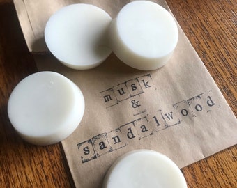 4 Musk and Sandalwood-scented soy wax melts