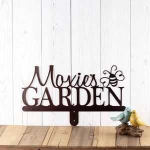 Personalized garden name sign with first name and bumble bee, in copper vein powder coat.
