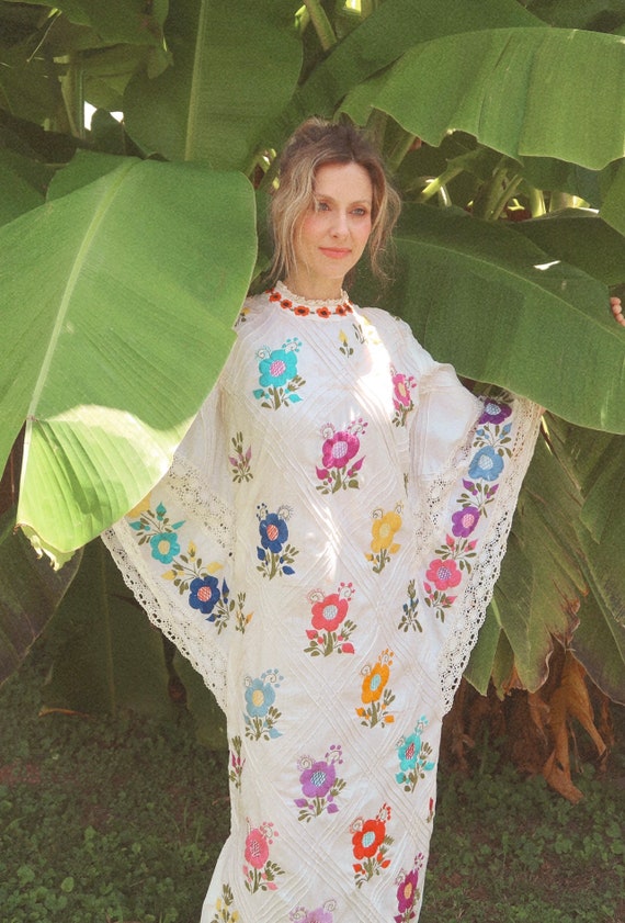 1970’s Handmade Oaxaca Embroidered Dress - image 1