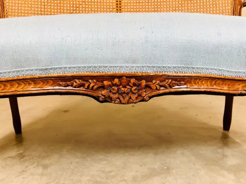 19th Century Hand Carved Walnut Louis XV Settee or Bench with Silk Upholstery image 3