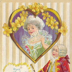Saint-Valentin : carte postale ancienne de la Saint-Valentin avec deux amoureux de la nature édouardienne jetant un coup d'oeil amoureux au bal de la Saint-Valentin vers le début des années 1900.