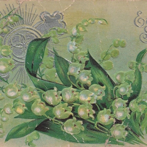 Carte Postale Ancienne de Pâques – Muguet & Croix Métallique Brillante (vers 1900)