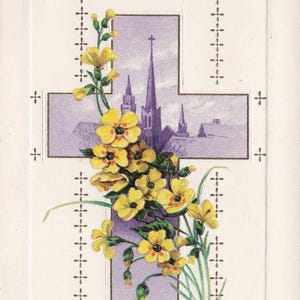 Pasqua: Antica cartolina di Pasqua degli anni '10 - Fiori gialli e disegno della croce della chiesa / Biglietto di auguri primaverile religioso in rilievo