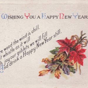 Carte Postale Ancienne de Nouvel An 1916 – Design en Relief avec Poêle, Poème & Feuilles d’Hiver  Éphémère Victorienne Carte de Vœux Vintage