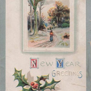 Carte Postale Ancienne de Nouvel An – Promenade d’Hiver & Houx