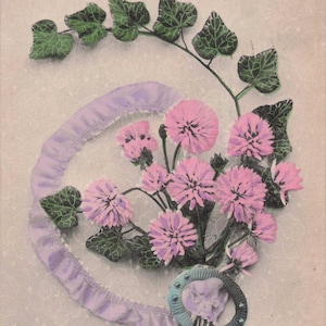 Meilleurs voeux : ancienne carte postale de 1908 « Meilleurs voeux » de 1908 – Bouquet élégant de fleurs roses et de lierre