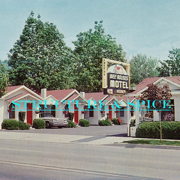 Oregon: DIGITAL Library Vintage Postcard of Wee Houses Motel in grants Pass Oregon. This card image is Circa 1950.