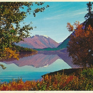 Oregon : ancienne carte postale de Trail Lake à Moose Pass sur l'autoroute Anchorage Seward en Alaska.  Cette carte postale date des années 1970.