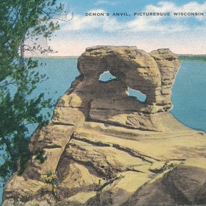 Wisconsin: Vintage Postkarte vom Teufels Amboss in Wisconsin Dells. Diese Vintage Wisconsin Dells Postkarte ist circa 1940.