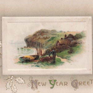 Nouvel An : carte postale du Nouvel An ancienne en relief – « Voeux du Nouvel An » Scène côtière avec houx (imprimée en Allemagne)