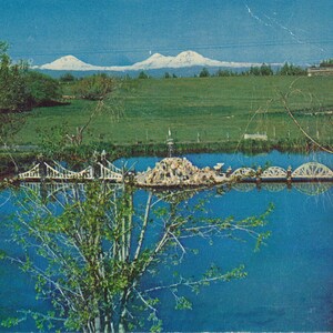 Oregon: cartolina d'epoca dei Peterson Rock Gardens, situati tra Bend ed Eugene, Oregon. Questa cartolina dell'Oregon centrale risale al 1960 circa.