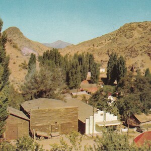 Oregon : carte postale vintage de Mitchell Oregon dans le pays de John Day. Cette carte postale vintage de l'Oregon date d'environ 1940.