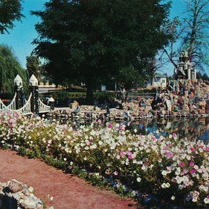 Oregon: cartolina d'epoca dei Peterson Rock Gardens, situati tra Bend ed Eugene, Oregon. Questa cartolina dell'Oregon centrale risale al 1960 circa.