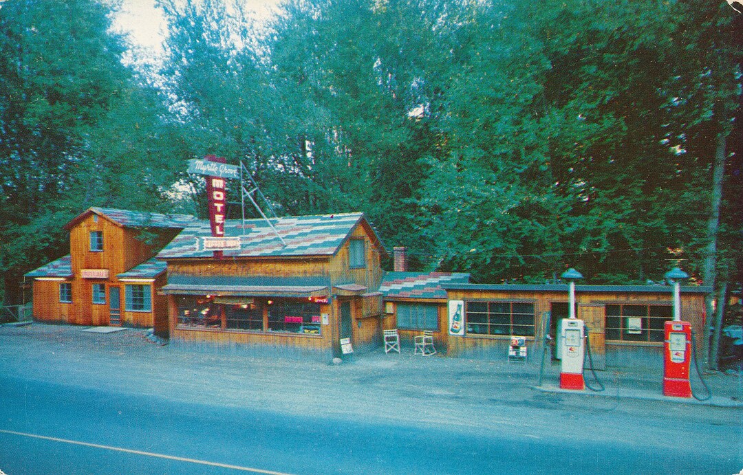 Oregon Vintage Postcard of the Myrtle Grove Motel Near Roseburg Oregon