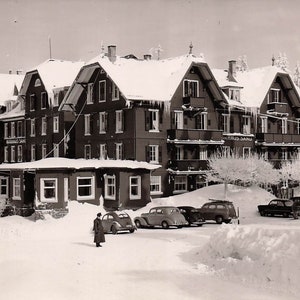 Welt: Vintage Kurhaus Sand Postkarte – Verschneites Schwarzwaldresort