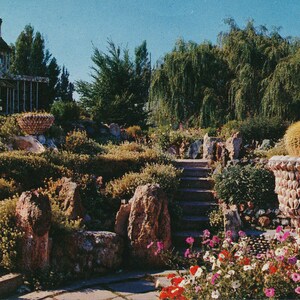 Oregon: cartolina d'epoca dei Peterson Rock Gardens, situati tra Bend ed Eugene, Oregon. Questa cartolina dell'Oregon centrale risale al 1960 circa.