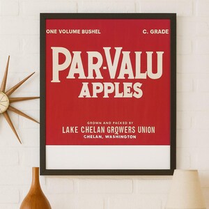 Washington: Antique Fruit Crate Label From PAR-VALU Brand Washington Apples Packed by Lake Chelan Growers Union Chelan Washington (1920&#39;s).