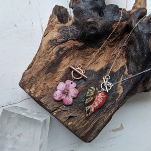 plants and pansies // plated layering necklace, dainty chain, toggle clasp, pansy, leaf charm