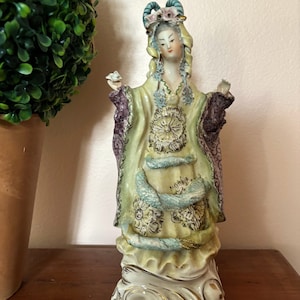 Vintage Hand-Painted Asian Woman Figurine: 1950s Porcelain Statue