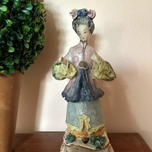 Vintage Hand-Painted Porcelain Asian Woman Figurine: 1950s Home Decor