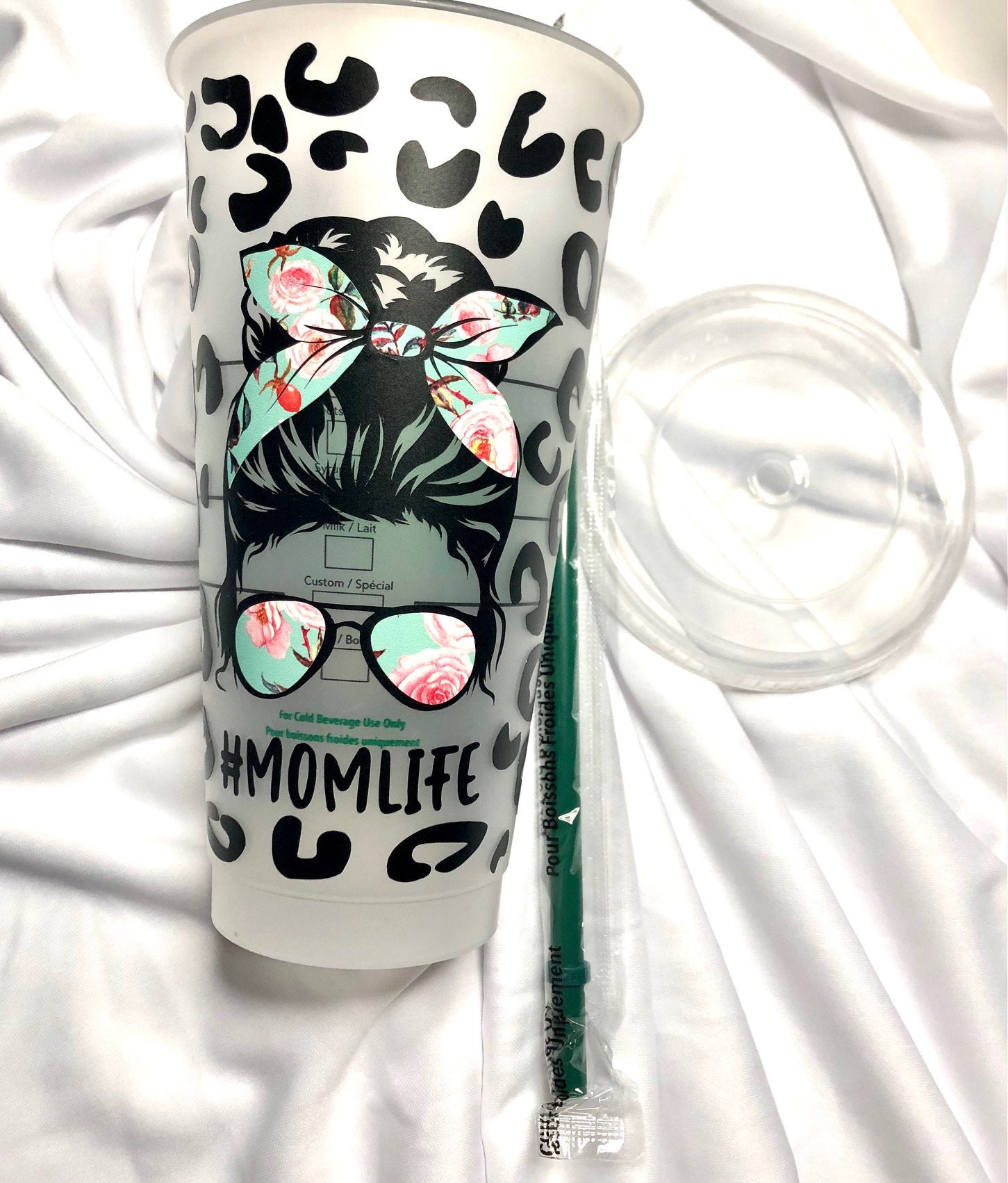 2020 christmas starbucks tumblers Starbucks Color Changing Holiday Tumbler 2020 16 Fl oz