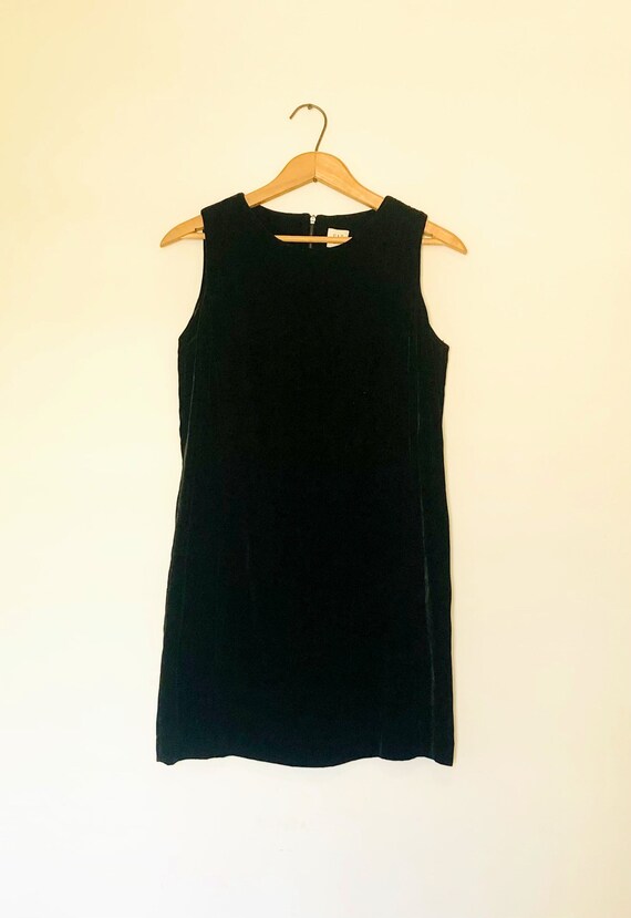 gap black velvet dress