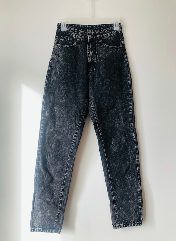 90s Style High Waisted Mom Jeans Black 