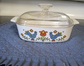 Vintage Pyrex Covered 1 Qt Baking Dish ( Friendship Pattern) 1975 Free Shipping.
