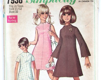Teens/Juniors Sewing Pattern Vintage 1960s A Line Scalloped Shift Dress Sewing Pattern Size 11/12 Simplicity 7938 Bust 32