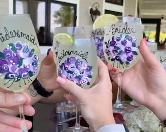 Hand Painted Wedding Party Wine Glass, Bridesmaid Wine Glass, Custom wedding Wine Glass, Maid of Honor, Mother of Bride