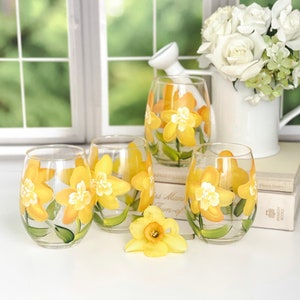 Yellow Daffodil Flower Stemless Wine Glasses -  Set of 4 - Floral Wine Glasses  - Wine Lover Gift for Women - Hand Painted Wine Glasses