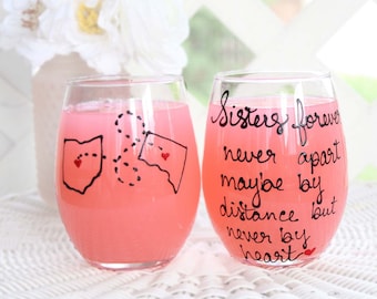 Personalized Sister Wine Glass Hand Painted, Custom Long Distance Gift, Unique Birthday Mother's Day Present, Customizable with Sister Quote