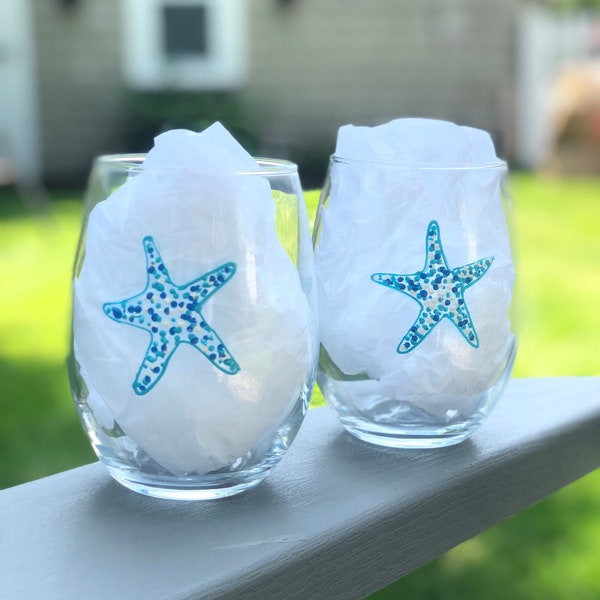 Coastal beach Wine Glass Set, Starfish nautical Wine Glass Set, Beach themed wine glasses, Beach Wedding Wine Glasses Hand Painted